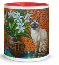 Tazza bianca disegnata dall'artista Georgette Guny