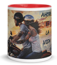 Tazza bianca disegnata dall'artista Raul Carrasco Garcia