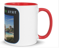 Tazza bianca disegnata dall'artista Raul Carrasco Garcia